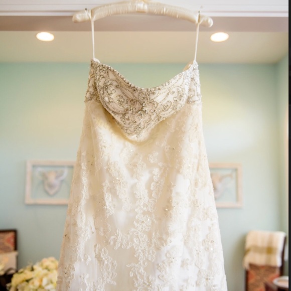 Wedding gown - Picture 2 of 4